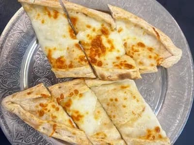 Kaşarlı Pide — Tavacı Özgür menüsünden