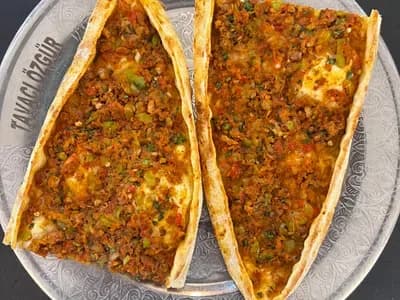 Kıymalı Pide — Tavacı Özgür menüsünden