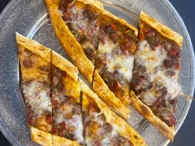 Kuş Başı Kaşarlı Pide — Tavacı Özgür menüsünden